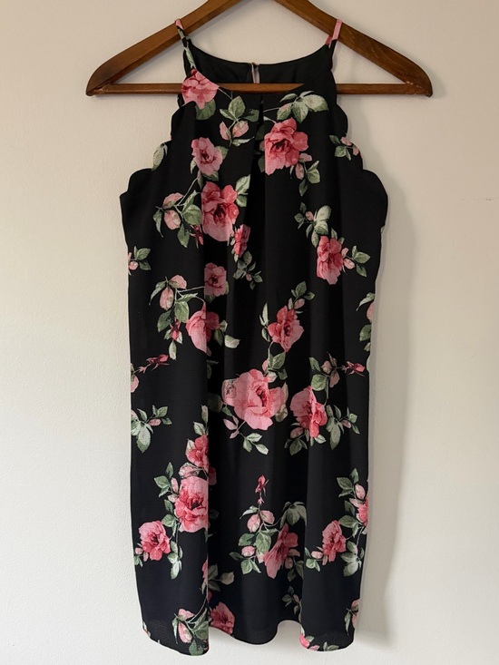 Iz Byer Dresses & Skirts - Iz Byer Black and Pink Rose Mini Dress with Floral Date Night Wedding Guest